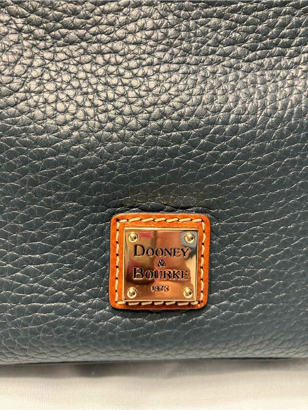 Dooney & Bourke Navy Pebbled Leather Kiss-Lock Coin Pouch with Gold Hardware - Picture 2 of 10
